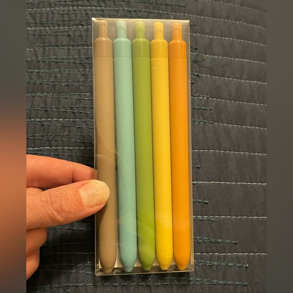 NEW Shuttle Art ink gel pens 🖊️ - Picture 2 of 4